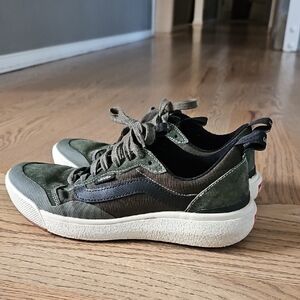 Vans Green and Black Women's Sneakers